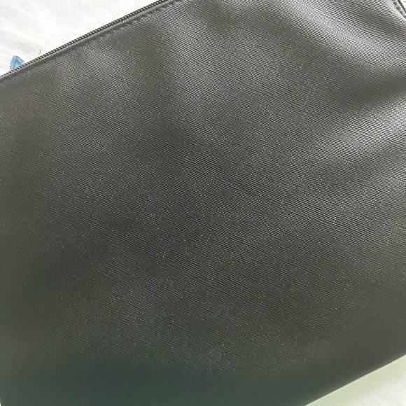 TWO clutches/tablet holders – very nice! - Picture 10 of 14